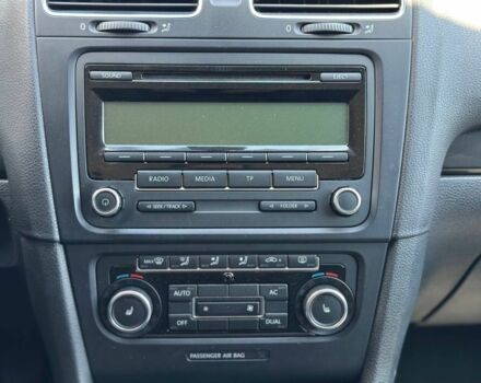 Черный Фольксваген Гольф, объемом двигателя 1.4 л и пробегом 244 тыс. км за 8400 $, фото 6 на Automoto.ua