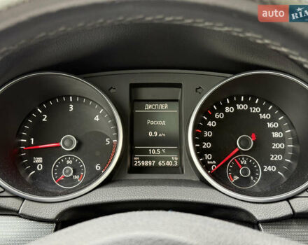 Черный Фольксваген Гольф, объемом двигателя 1.97 л и пробегом 259 тыс. км за 8000 $, фото 25 на Automoto.ua