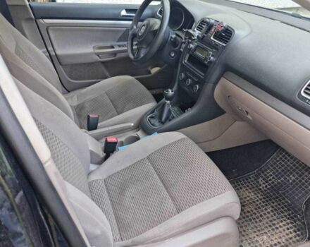 Черный Фольксваген Гольф, объемом двигателя 1.6 л и пробегом 300 тыс. км за 6700 $, фото 2 на Automoto.ua