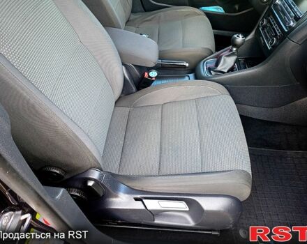 Черный Фольксваген Гольф, объемом двигателя 1.6 л и пробегом 198 тыс. км за 8000 $, фото 11 на Automoto.ua