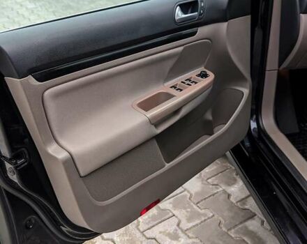 Чорний Фольксваген Гольф, об'ємом двигуна 1.6 л та пробігом 226 тис. км за 8300 $, фото 15 на Automoto.ua