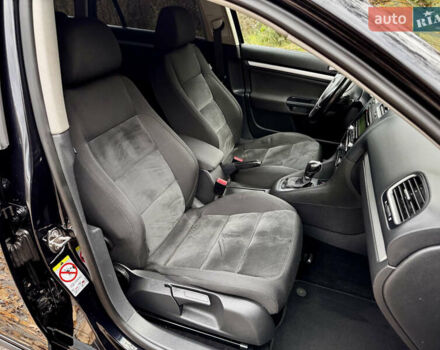 Чорний Фольксваген Гольф, об'ємом двигуна 2 л та пробігом 220 тис. км за 9699 $, фото 43 на Automoto.ua