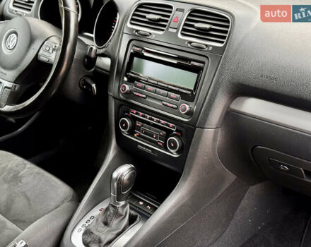 Чорний Фольксваген Гольф, об'ємом двигуна 2 л та пробігом 220 тис. км за 9699 $, фото 44 на Automoto.ua