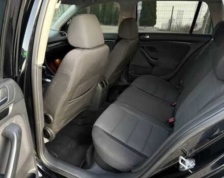 Черный Фольксваген Гольф, объемом двигателя 1.6 л и пробегом 209 тыс. км за 8950 $, фото 20 на Automoto.ua