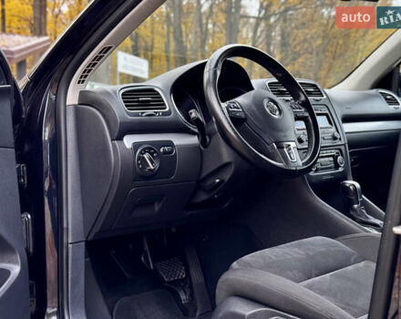 Чорний Фольксваген Гольф, об'ємом двигуна 2 л та пробігом 220 тис. км за 9699 $, фото 28 на Automoto.ua