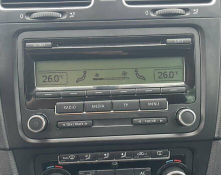 Черный Фольксваген Гольф, объемом двигателя 1.6 л и пробегом 224 тыс. км за 8300 $, фото 15 на Automoto.ua