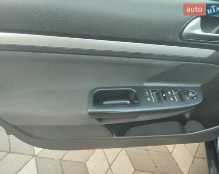 Черный Фольксваген Гольф, объемом двигателя 1.4 л и пробегом 230 тыс. км за 7500 $, фото 23 на Automoto.ua