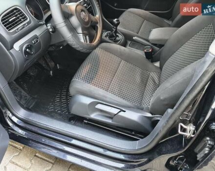 Черный Фольксваген Гольф, объемом двигателя 1.6 л и пробегом 276 тыс. км за 8200 $, фото 7 на Automoto.ua