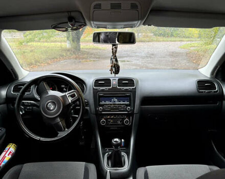 Черный Фольксваген Гольф, объемом двигателя 1.39 л и пробегом 220 тыс. км за 8600 $, фото 10 на Automoto.ua