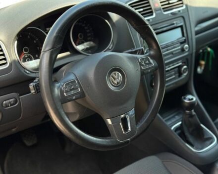 Черный Фольксваген Гольф, объемом двигателя 1.4 л и пробегом 244 тыс. км за 8400 $, фото 5 на Automoto.ua
