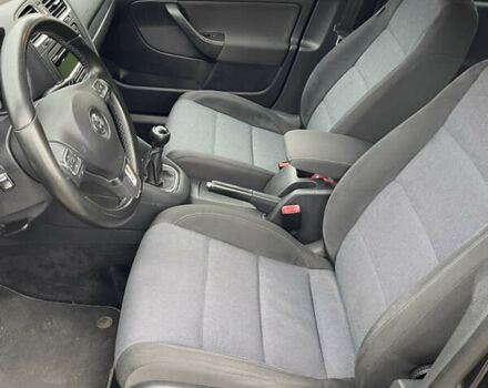 Черный Фольксваген Гольф, объемом двигателя 1.6 л и пробегом 224 тыс. км за 8300 $, фото 20 на Automoto.ua