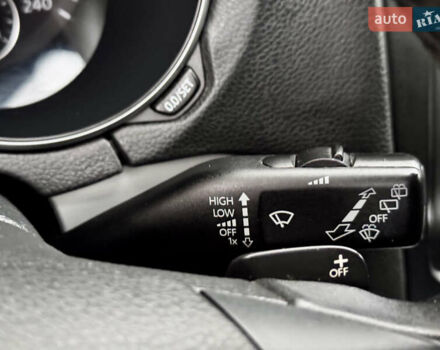 Чорний Фольксваген Гольф, об'ємом двигуна 2 л та пробігом 220 тис. км за 9699 $, фото 38 на Automoto.ua