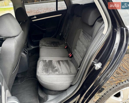 Чорний Фольксваген Гольф, об'ємом двигуна 2 л та пробігом 220 тис. км за 9699 $, фото 62 на Automoto.ua