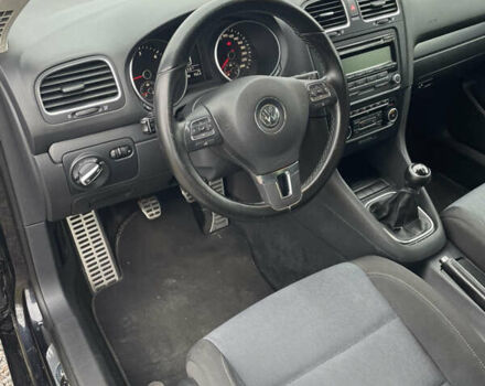 Черный Фольксваген Гольф, объемом двигателя 1.6 л и пробегом 224 тыс. км за 8300 $, фото 14 на Automoto.ua