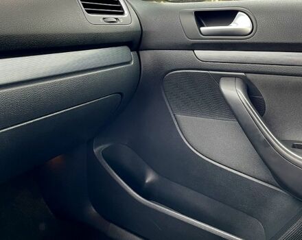 Чорний Фольксваген Гольф, об'ємом двигуна 1.6 л та пробігом 255 тис. км за 8300 $, фото 8 на Automoto.ua