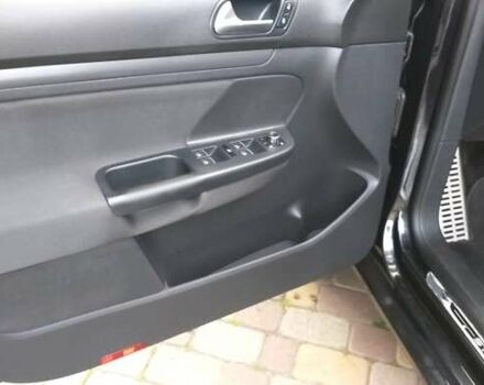 Черный Фольксваген Гольф, объемом двигателя 1.6 л и пробегом 208 тыс. км за 8100 $, фото 11 на Automoto.ua