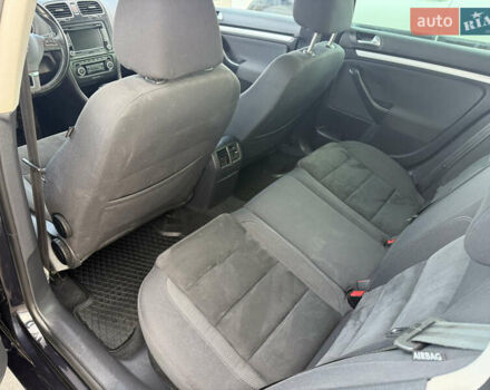 Черный Фольксваген Гольф, объемом двигателя 1.39 л и пробегом 190 тыс. км за 8500 $, фото 17 на Automoto.ua