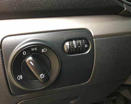 Черный Фольксваген Гольф, объемом двигателя 1.2 л и пробегом 298 тыс. км за 6600 $, фото 5 на Automoto.ua