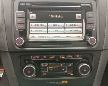 Черный Фольксваген Гольф, объемом двигателя 1.4 л и пробегом 229 тыс. км за 7500 $, фото 8 на Automoto.ua