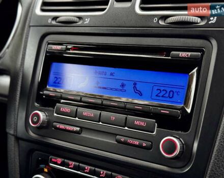 Чорний Фольксваген Гольф, об'ємом двигуна 2 л та пробігом 220 тис. км за 9699 $, фото 48 на Automoto.ua