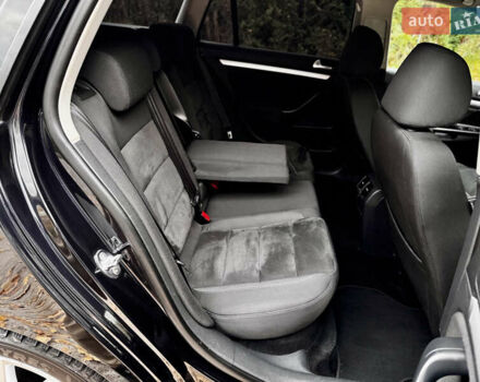 Чорний Фольксваген Гольф, об'ємом двигуна 2 л та пробігом 220 тис. км за 9699 $, фото 57 на Automoto.ua