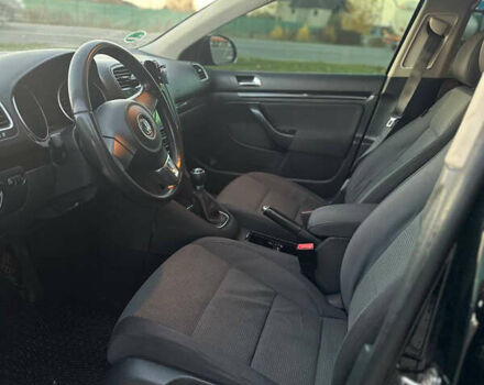 Черный Фольксваген Гольф, объемом двигателя 2 л и пробегом 240 тыс. км за 8600 $, фото 12 на Automoto.ua