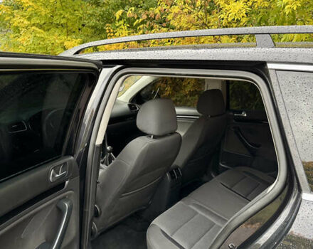 Черный Фольксваген Гольф, объемом двигателя 1.39 л и пробегом 220 тыс. км за 8600 $, фото 17 на Automoto.ua