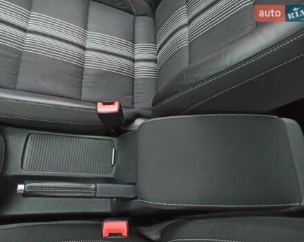 Чорний Фольксваген Гольф, об'ємом двигуна 1.6 л та пробігом 227 тис. км за 10400 $, фото 23 на Automoto.ua