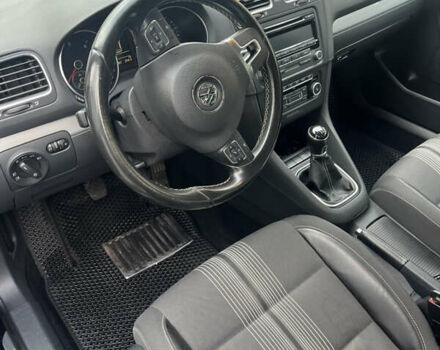 Черный Фольксваген Гольф, объемом двигателя 1.6 л и пробегом 330 тыс. км за 7650 $, фото 4 на Automoto.ua