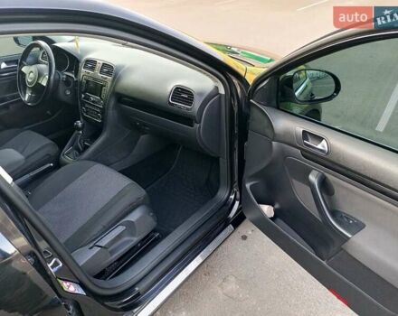 Черный Фольксваген Гольф, объемом двигателя 1.6 л и пробегом 260 тыс. км за 8500 $, фото 2 на Automoto.ua