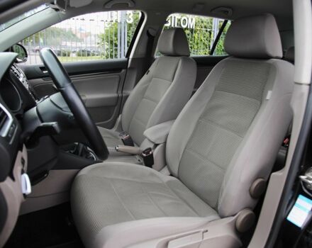 Черный Фольксваген Гольф, объемом двигателя 1.4 л и пробегом 237 тыс. км за 8200 $, фото 6 на Automoto.ua