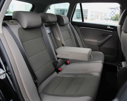 Черный Фольксваген Гольф, объемом двигателя 1.4 л и пробегом 237 тыс. км за 8200 $, фото 8 на Automoto.ua