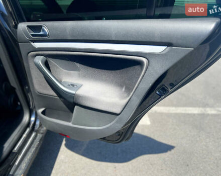 Черный Фольксваген Гольф, объемом двигателя 1.97 л и пробегом 295 тыс. км за 10499 $, фото 13 на Automoto.ua