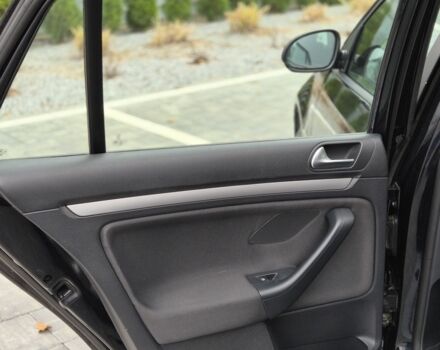 Черный Фольксваген Гольф, объемом двигателя 1.6 л и пробегом 248 тыс. км за 8150 $, фото 11 на Automoto.ua