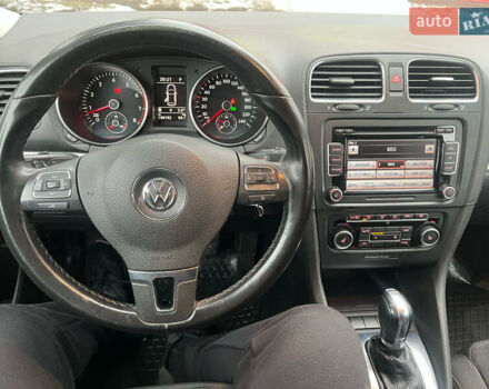 Черный Фольксваген Гольф, объемом двигателя 1.39 л и пробегом 220 тыс. км за 7500 $, фото 4 на Automoto.ua