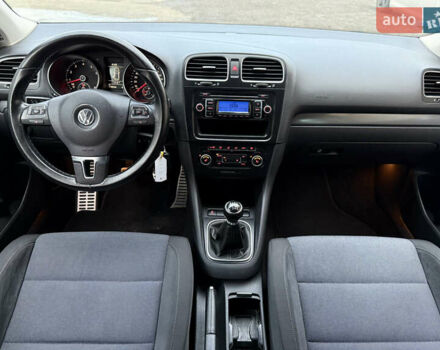 Черный Фольксваген Гольф, объемом двигателя 1.2 л и пробегом 178 тыс. км за 6500 $, фото 27 на Automoto.ua