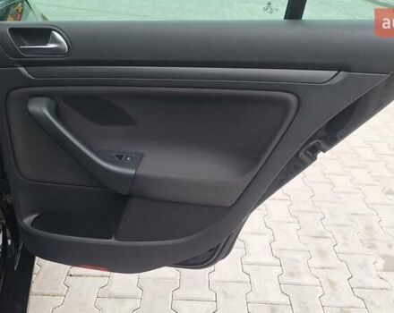 Черный Фольксваген Гольф, объемом двигателя 1.2 л и пробегом 209 тыс. км за 7400 $, фото 34 на Automoto.ua