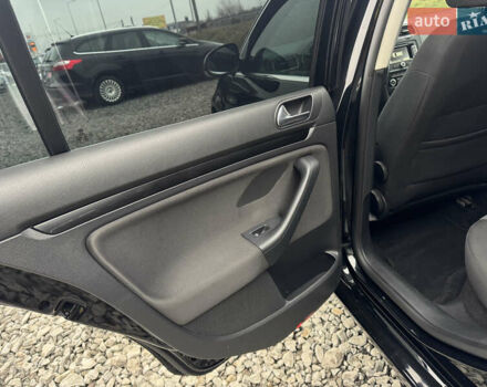 Черный Фольксваген Гольф, объемом двигателя 1.97 л и пробегом 233 тыс. км за 9999 $, фото 48 на Automoto.ua