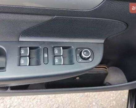 Черный Фольксваген Гольф, объемом двигателя 1.6 л и пробегом 237 тыс. км за 7900 $, фото 26 на Automoto.ua