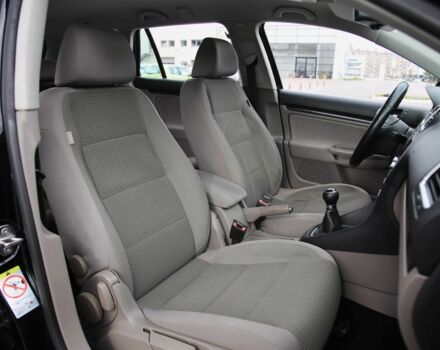 Черный Фольксваген Гольф, объемом двигателя 1.4 л и пробегом 237 тыс. км за 8200 $, фото 9 на Automoto.ua