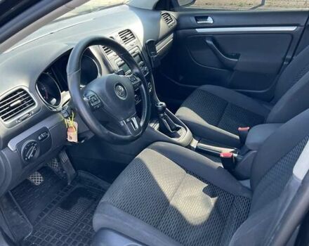 Черный Фольксваген Гольф, объемом двигателя 1.6 л и пробегом 297 тыс. км за 8500 $, фото 4 на Automoto.ua