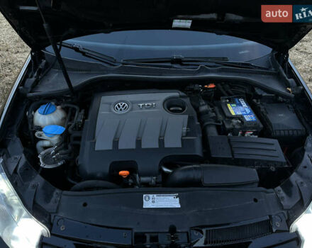 Черный Фольксваген Гольф, объемом двигателя 1.6 л и пробегом 245 тыс. км за 7950 $, фото 12 на Automoto.ua