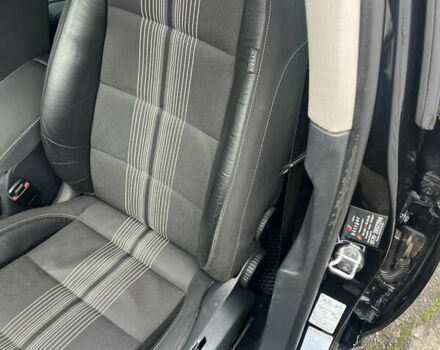 Черный Фольксваген Гольф, объемом двигателя 1.6 л и пробегом 330 тыс. км за 7650 $, фото 6 на Automoto.ua