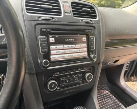 Черный Фольксваген Гольф, объемом двигателя 1.6 л и пробегом 288 тыс. км за 7950 $, фото 16 на Automoto.ua