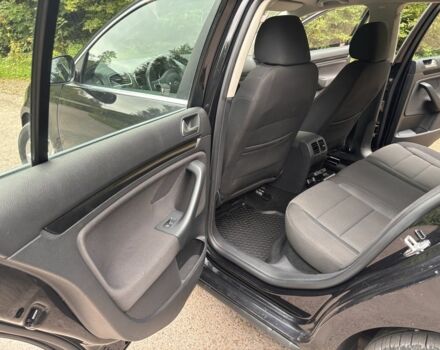 Черный Фольксваген Гольф, объемом двигателя 1.6 л и пробегом 288 тыс. км за 7950 $, фото 10 на Automoto.ua