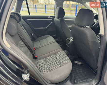 Черный Фольксваген Гольф, объемом двигателя 1.6 л и пробегом 325 тыс. км за 7300 $, фото 24 на Automoto.ua