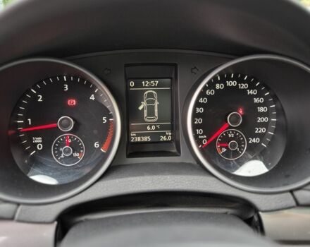 Черный Фольксваген Гольф, объемом двигателя 1.6 л и пробегом 248 тыс. км за 8150 $, фото 5 на Automoto.ua