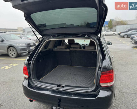 Черный Фольксваген Гольф, объемом двигателя 1.6 л и пробегом 284 тыс. км за 5900 $, фото 14 на Automoto.ua