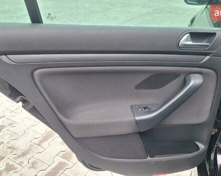 Черный Фольксваген Гольф, объемом двигателя 1.2 л и пробегом 209 тыс. км за 7650 $, фото 27 на Automoto.ua