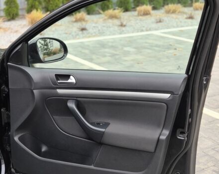 Черный Фольксваген Гольф, объемом двигателя 1.6 л и пробегом 248 тыс. км за 8150 $, фото 13 на Automoto.ua